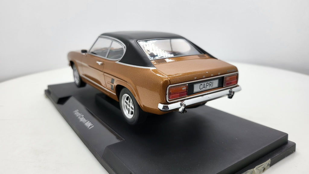 MCG: Ford Capri MK I GXL Bruin/Zwart (1973) - Schaal 1:18