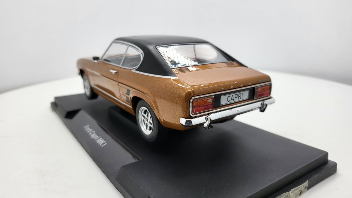 MCG: Ford Capri MK I GXL Bruin/Zwart (1973) - Schaal 1:18