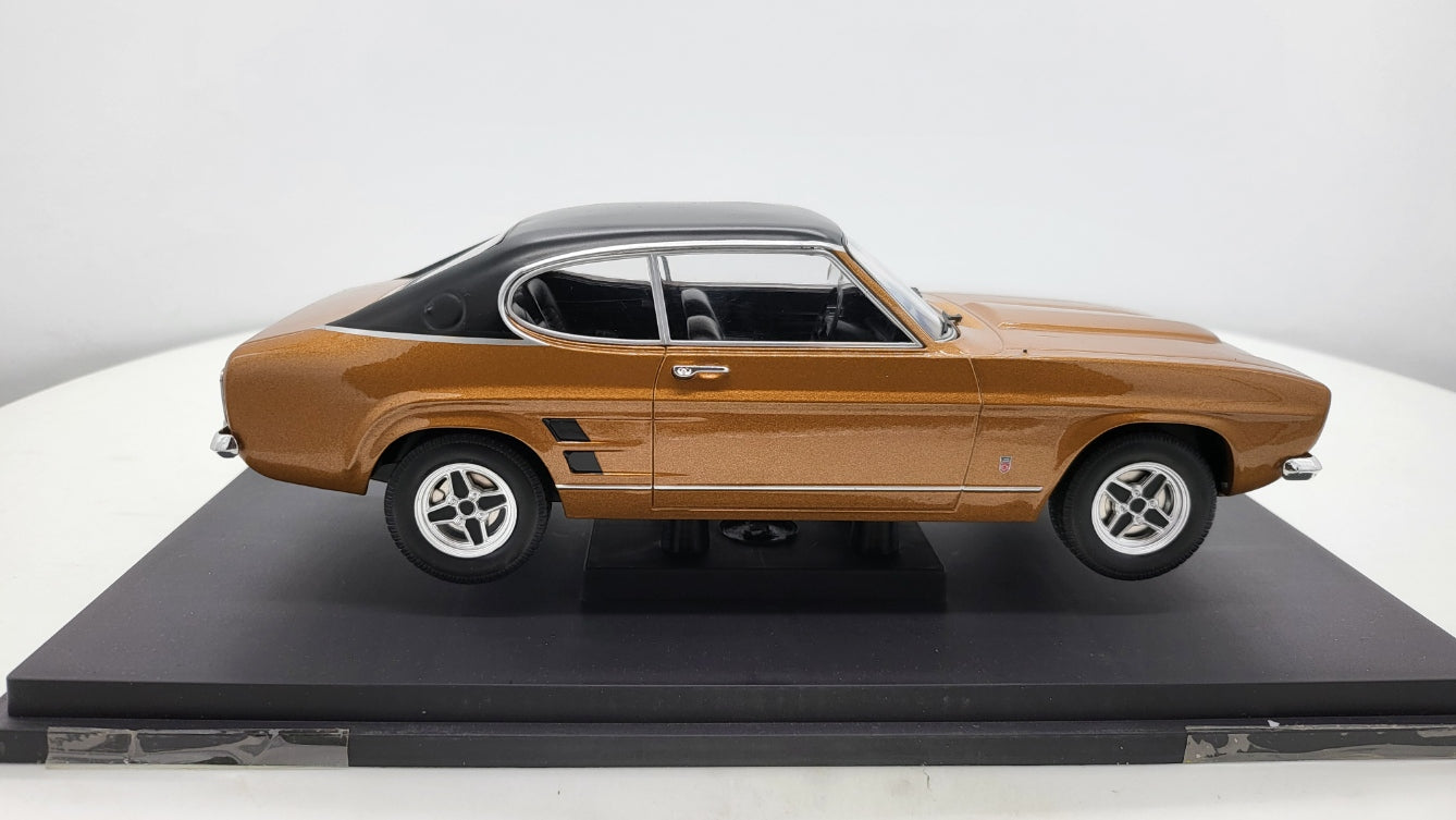MCG: Ford Capri MK I GXL Bruin/Zwart (1973) - Schaal 1:18