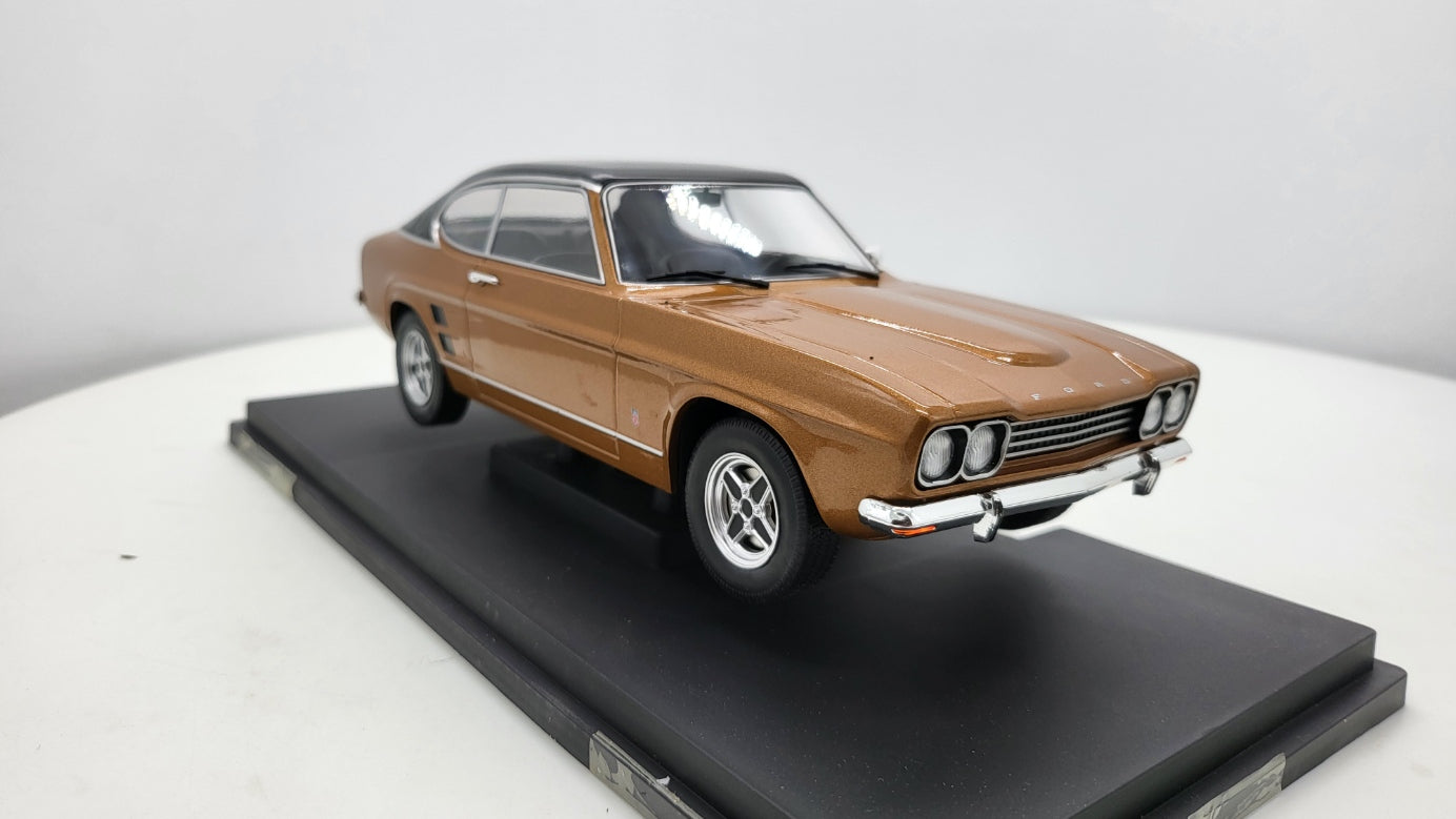 MCG: Ford Capri MK I GXL Bruin/Zwart (1973) - Schaal 1:18