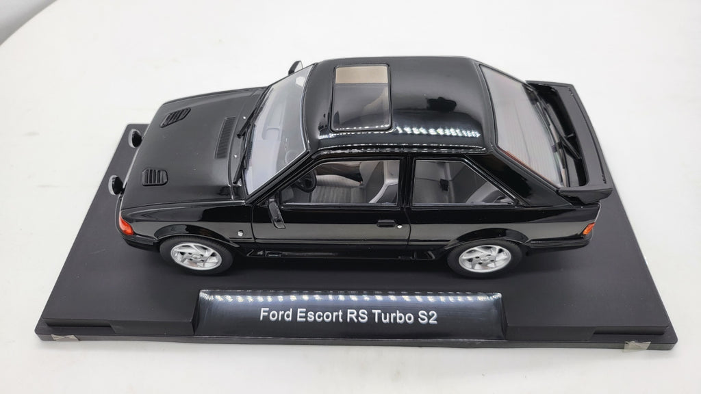 MCG: Ford Escort MK IV RS Turbo S2 Zwart (1990) - Schaal 1:18
