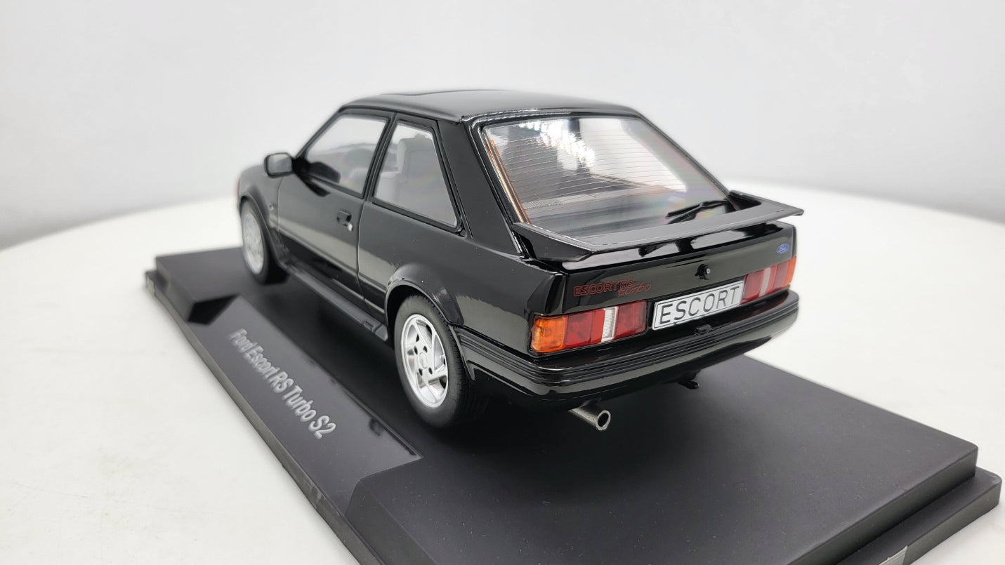 MCG: Ford Escort MK IV RS Turbo S2 Zwart (1990) - Schaal 1:18
