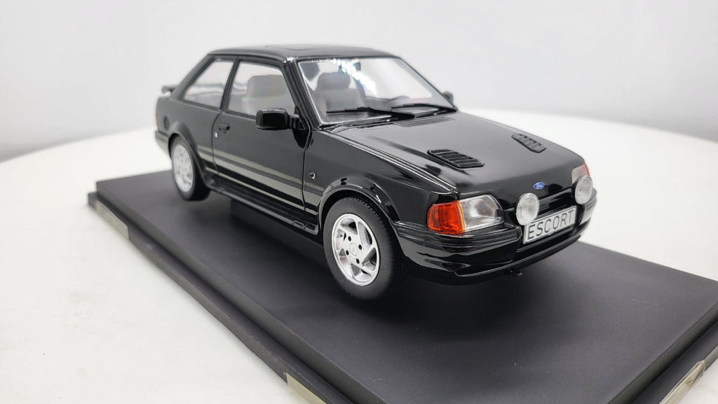 MCG: Ford Escort MK IV RS Turbo S2 Zwart (1990) - Schaal 1:18