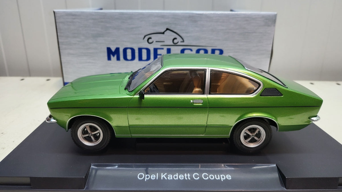 MCG Opel Kadett C Coupe Groen 1975 - Schaal 1:18