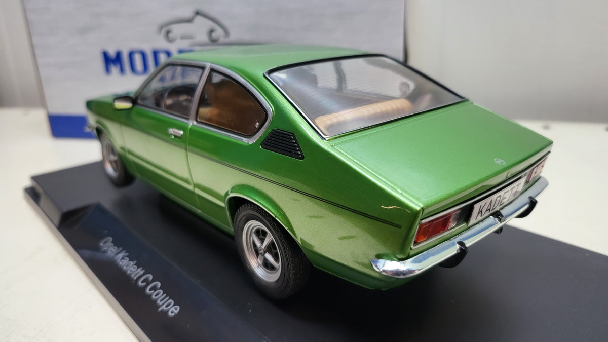 MCG Opel Kadett C Coupe Groen 1975 - Schaal 1:18