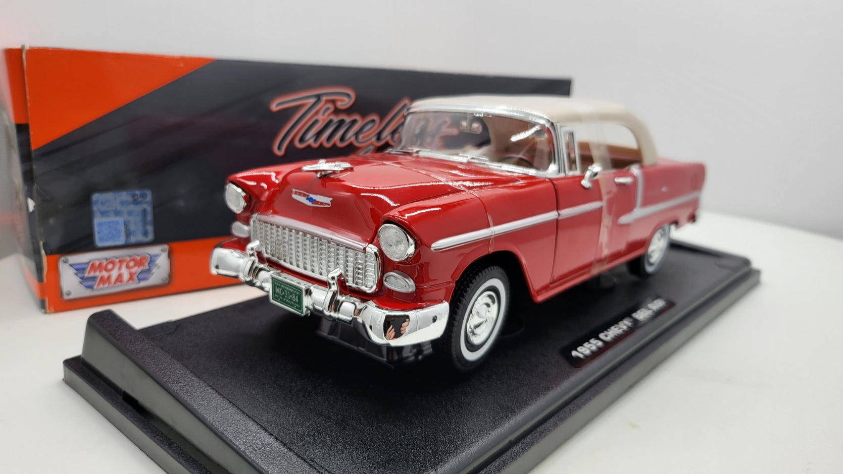 MotorMax: Chevrolet Bel Air Convertible Rood (1955) - Schaal 1:18