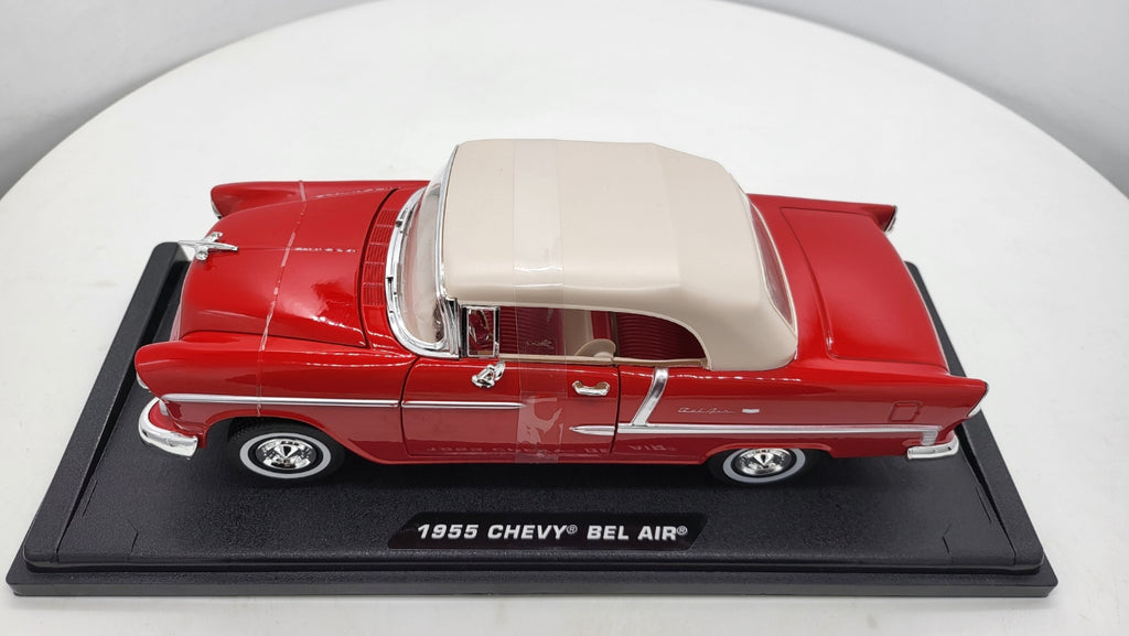 MotorMax: Chevrolet Bel Air Convertible Rood (1955) - Schaal 1:18