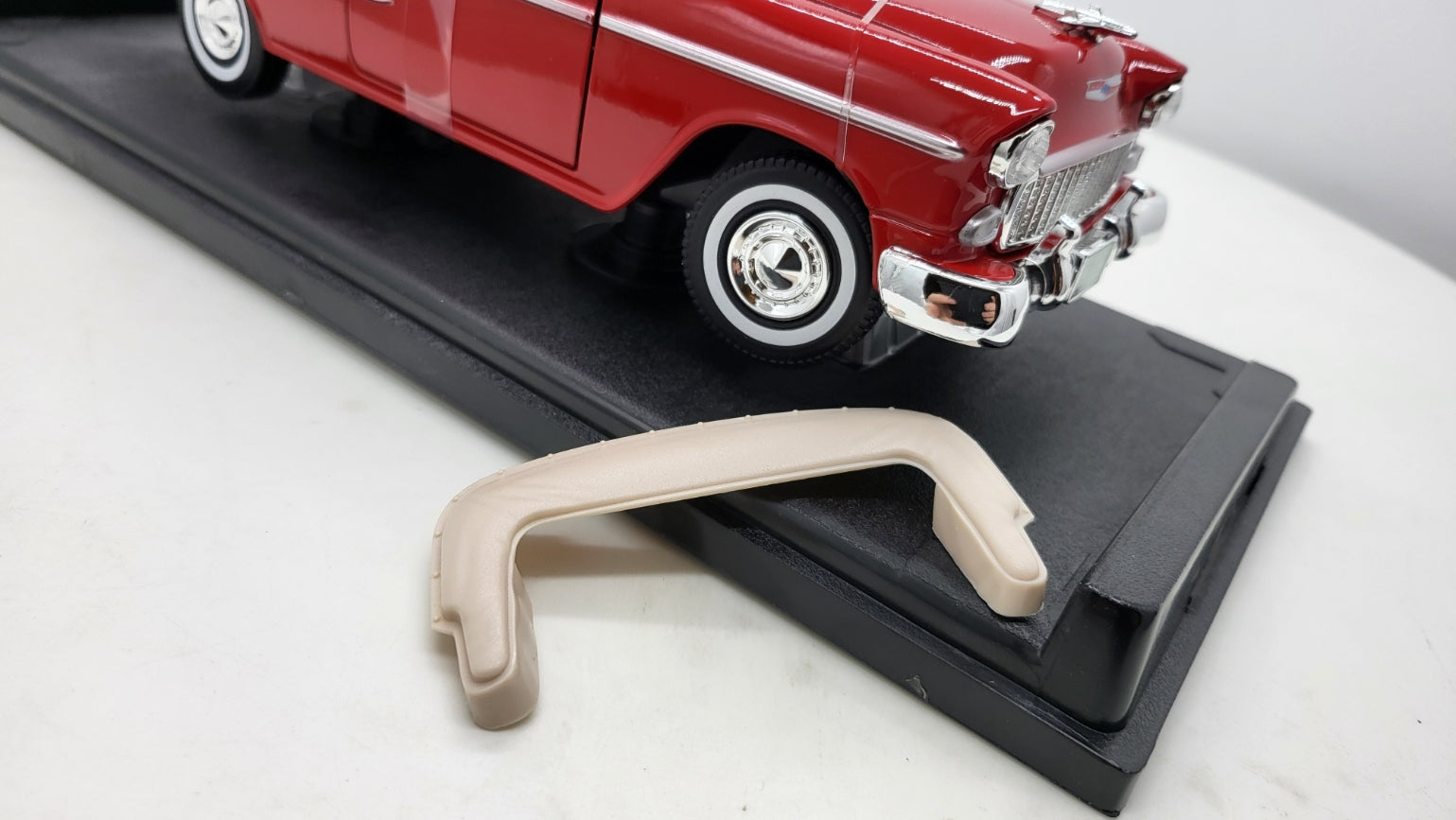 MotorMax: Chevrolet Bel Air Convertible Rood (1955) - Schaal 1:18