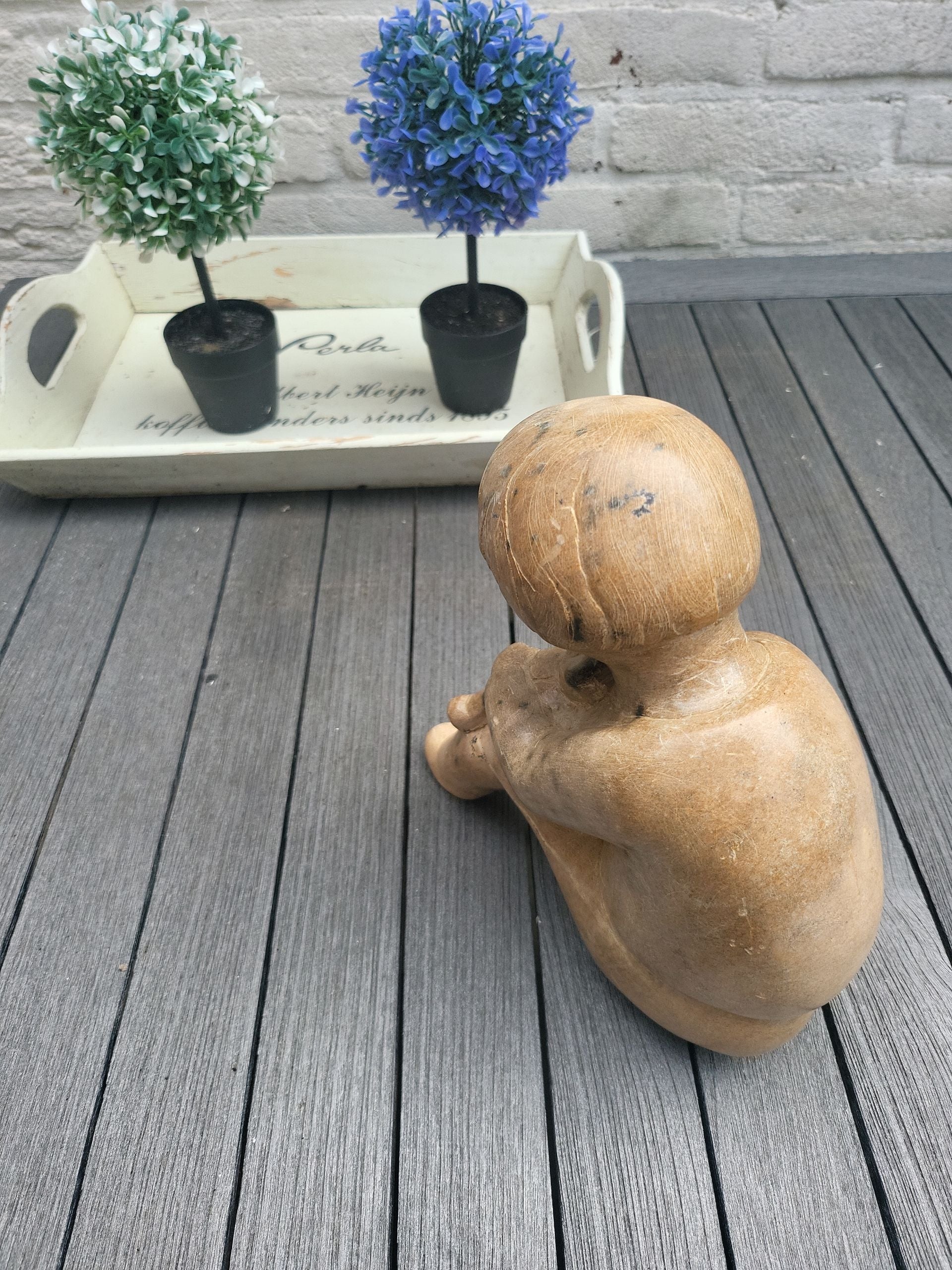 Speksteen Beeld Meisje met Knuffel 17cm