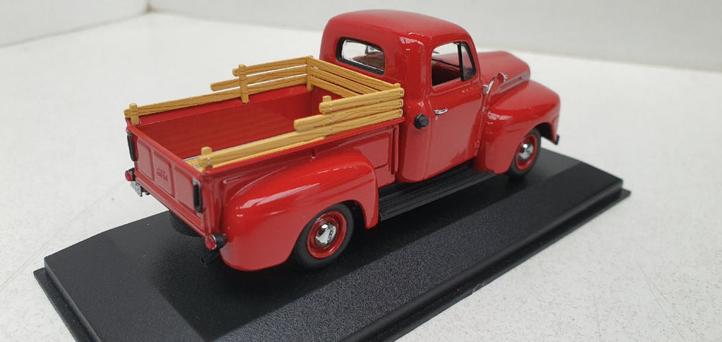Minichamps Ford F-1 Rood 1948 - Schaal 1:43