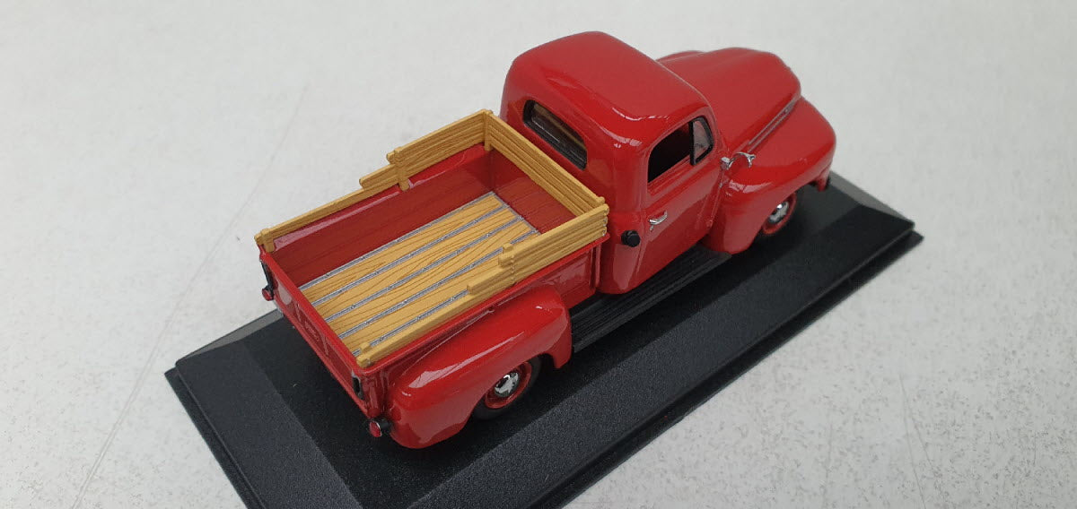 Minichamps Ford F-1 Rood 1948 - Schaal 1:43