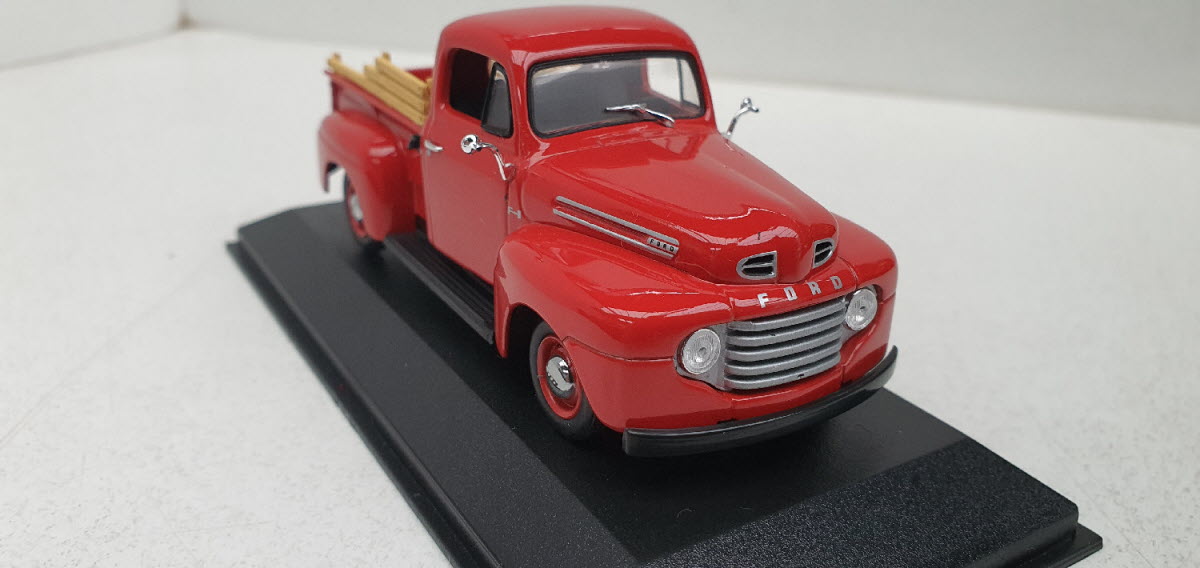 Minichamps Ford F-1 Rood 1948 - Schaal 1:43