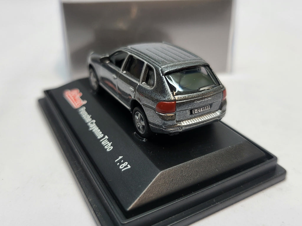 Porsche Cayenne Turbo Grijs - Schuco 1:87