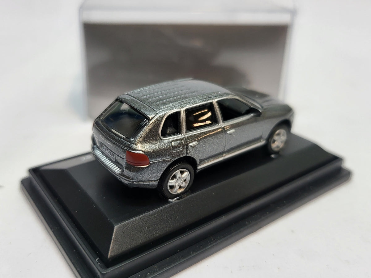 Porsche Cayenne Turbo Grijs - Schuco 1:87