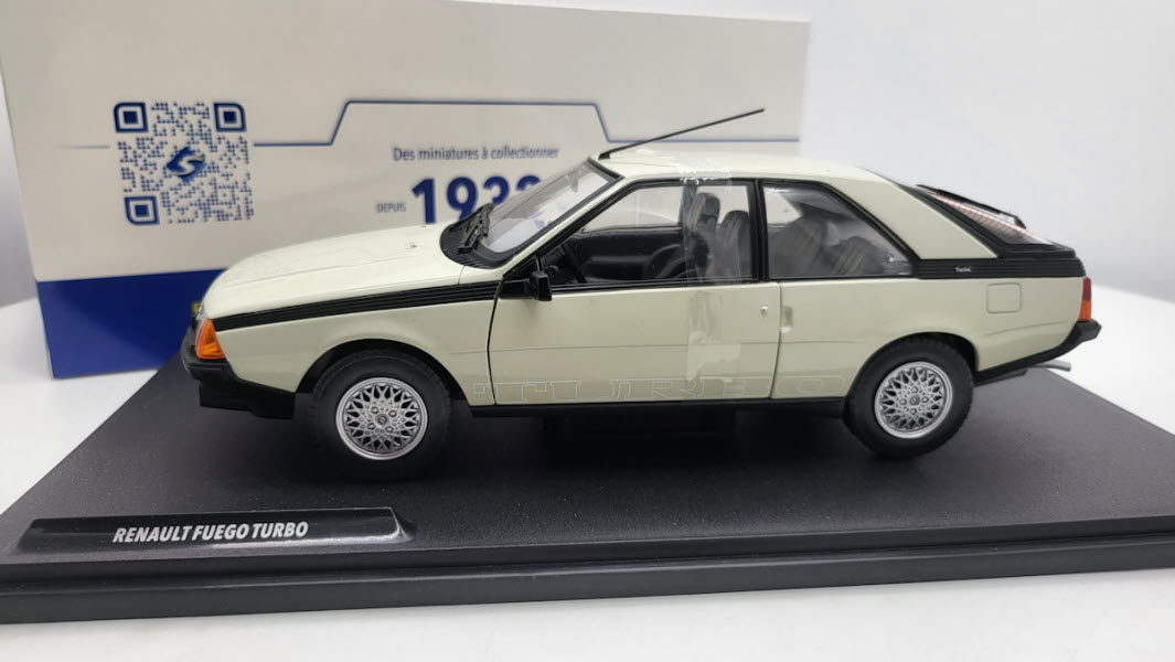 Solido: Renault Fuego Turbo Wit/Panda (1985) - Schaal 1:18
