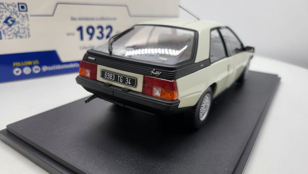 Solido: Renault Fuego Turbo Wit/Panda (1985) - Schaal 1:18