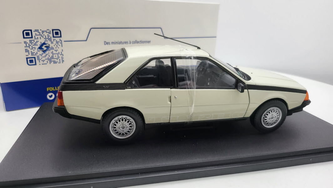 Solido: Renault Fuego Turbo Wit/Panda (1985) - Schaal 1:18