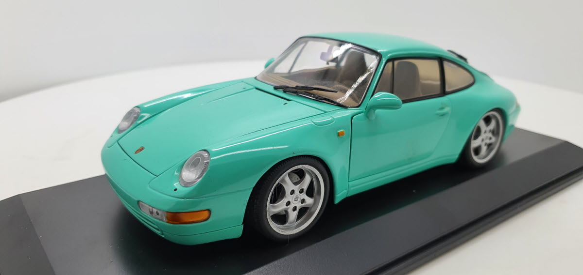 UT Models Porsche 911 993 Carrera Coupe 1993 Mint Green - Schaal 1:18