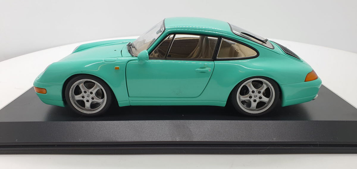 UT Models Porsche 911 993 Carrera Coupe 1993 Mint Green - Schaal 1:18