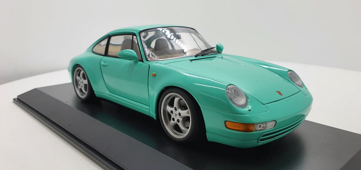 UT Models Porsche 911 993 Carrera Coupe 1993 Mint Green - Schaal 1:18