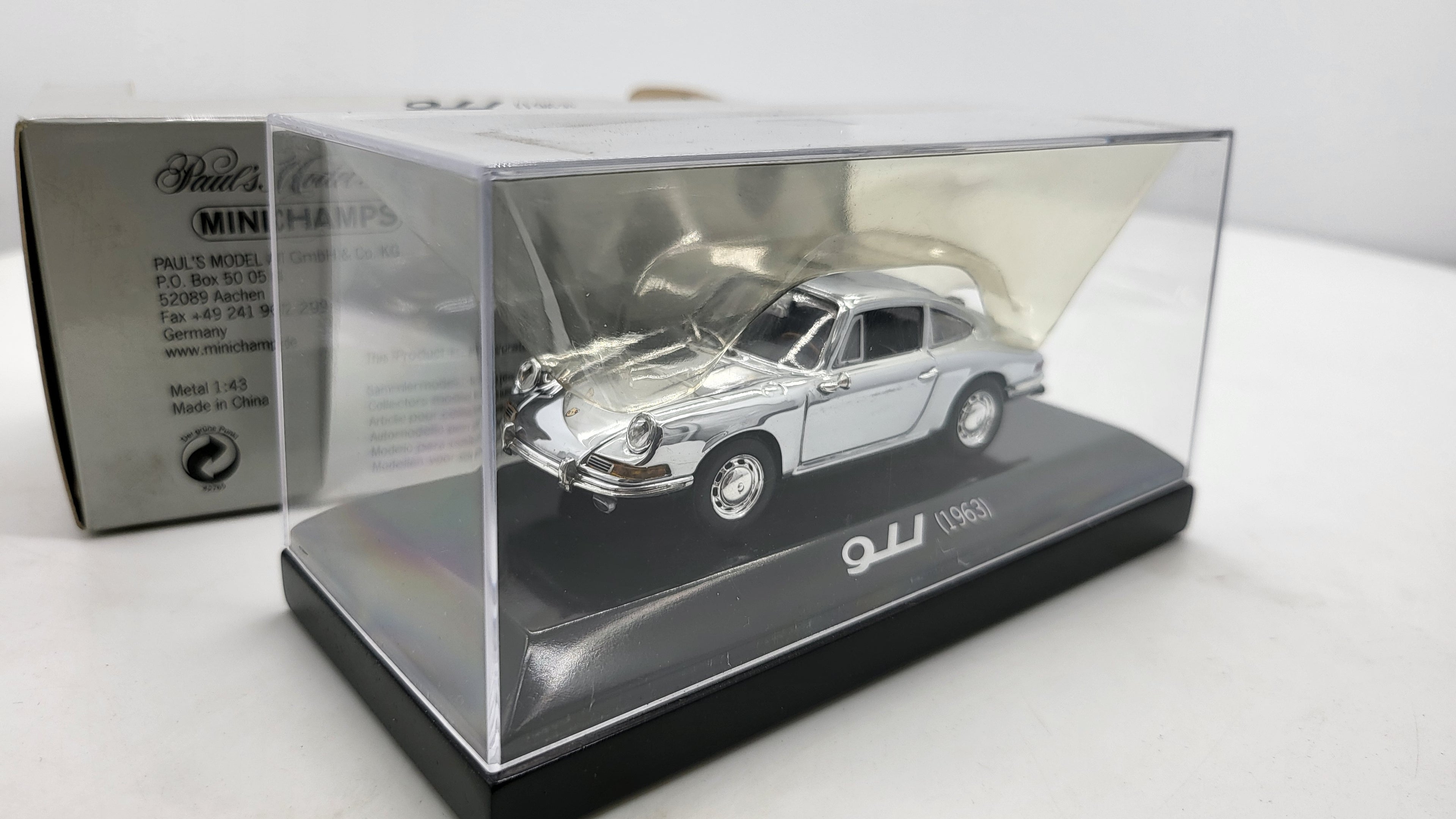 Minichamps Porsche 911 - 1963 - Chrome - 1:43