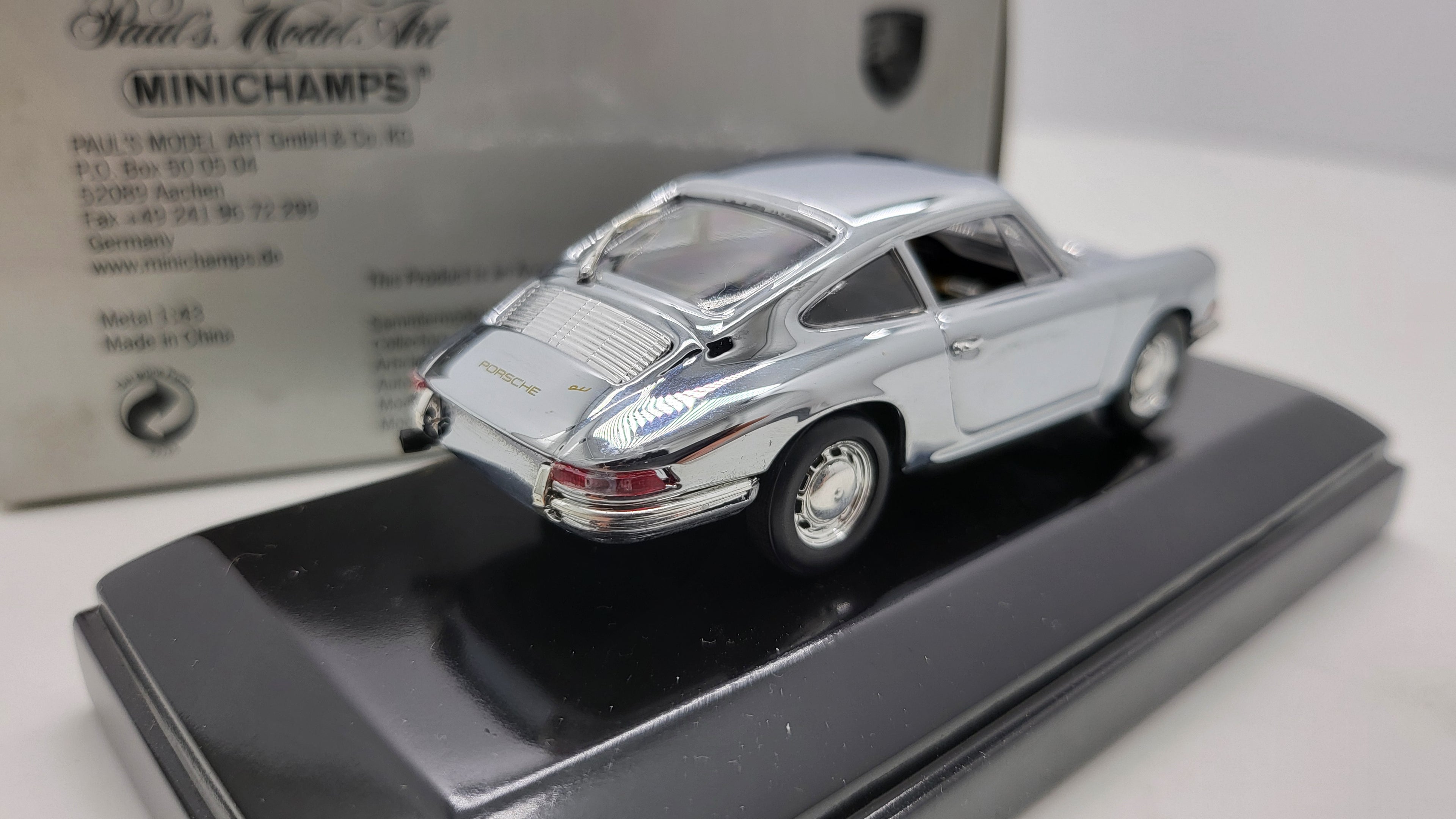 Minichamps Porsche 911 - 1963 - Chrome - 1:43