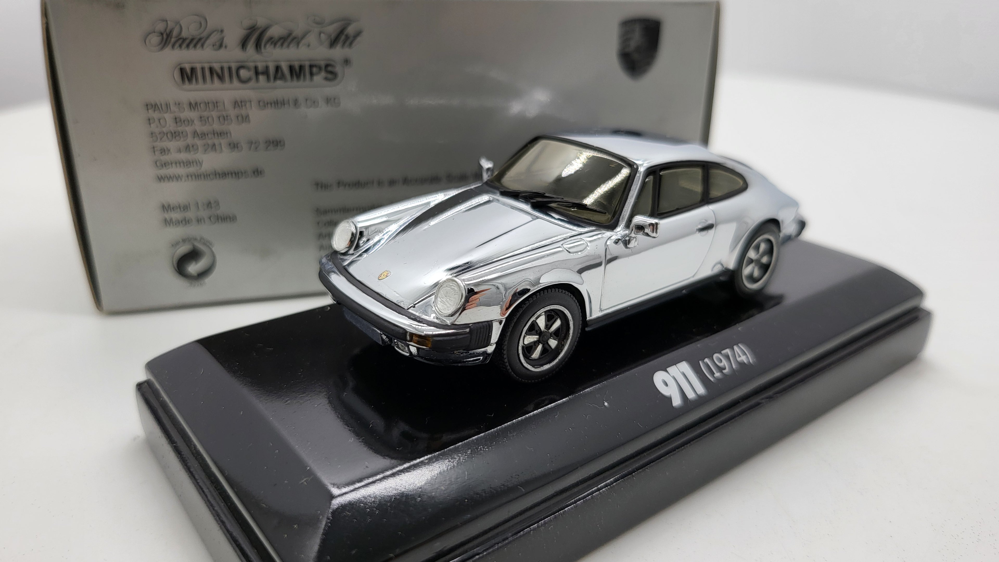 Minichamps Porsche 911 - 1974 - Chrome - 1:43 - Limited Edition