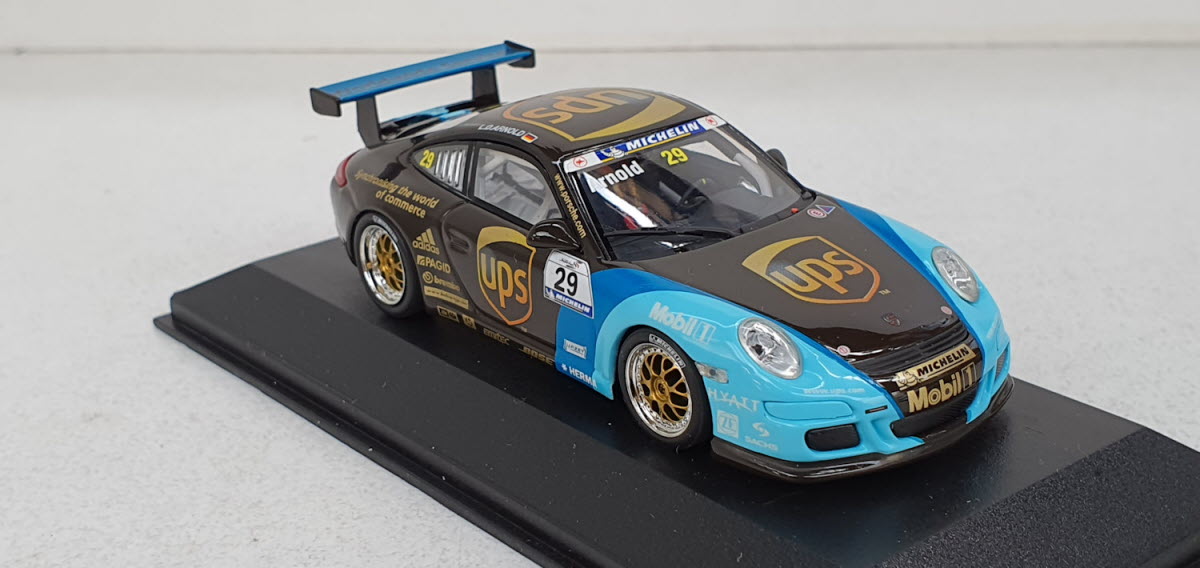 Minichamps Porsche 911 GT3 Cup #29 L.D. Arnold - Schaal 1:43