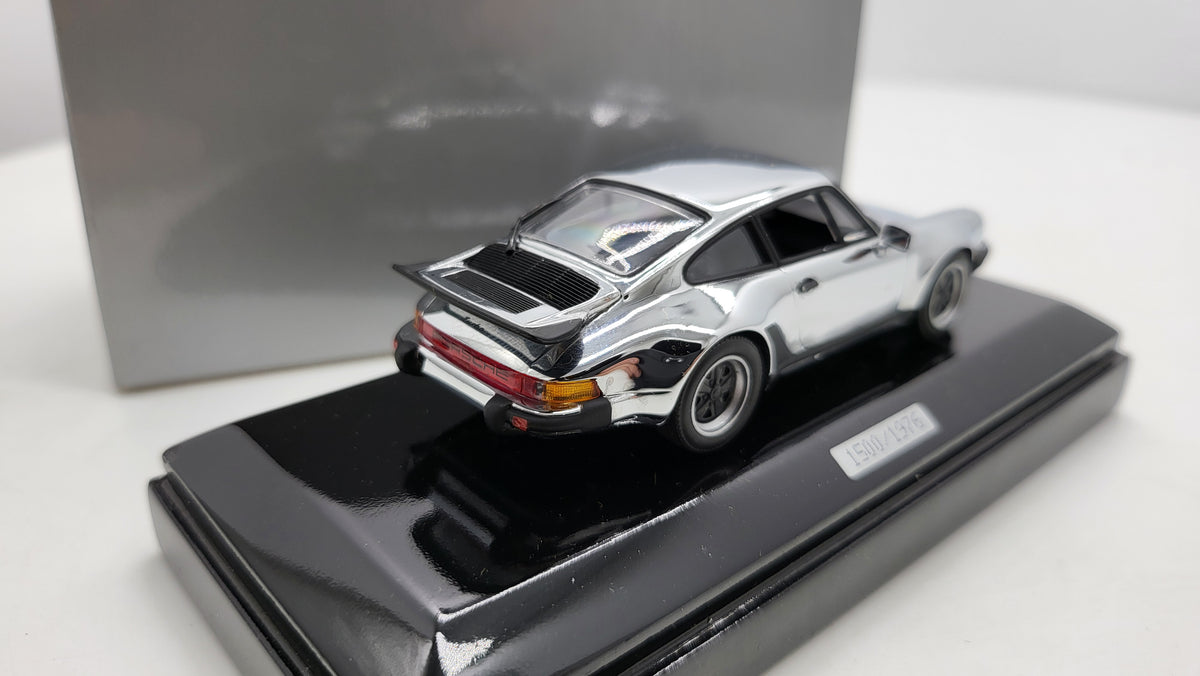 Minichamps Porsche 911 Turbo - 1976 - Chrome - 1:43 - Limited Edition
