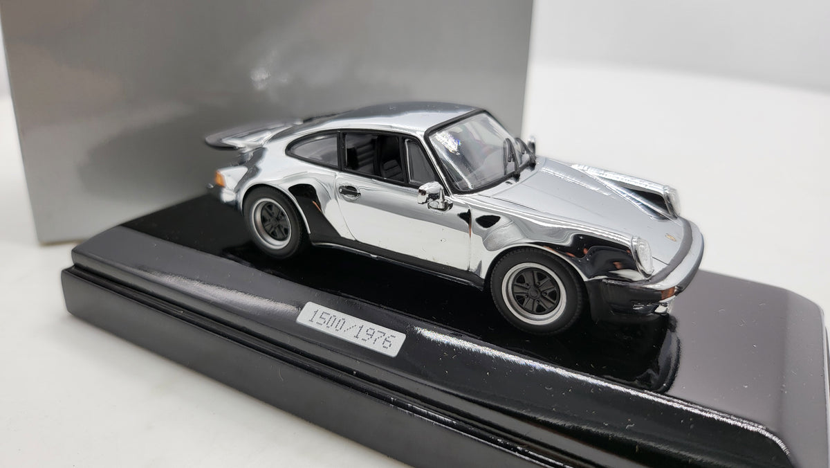 Minichamps Porsche 911 Turbo - 1976 - Chrome - 1:43 - Limited Edition