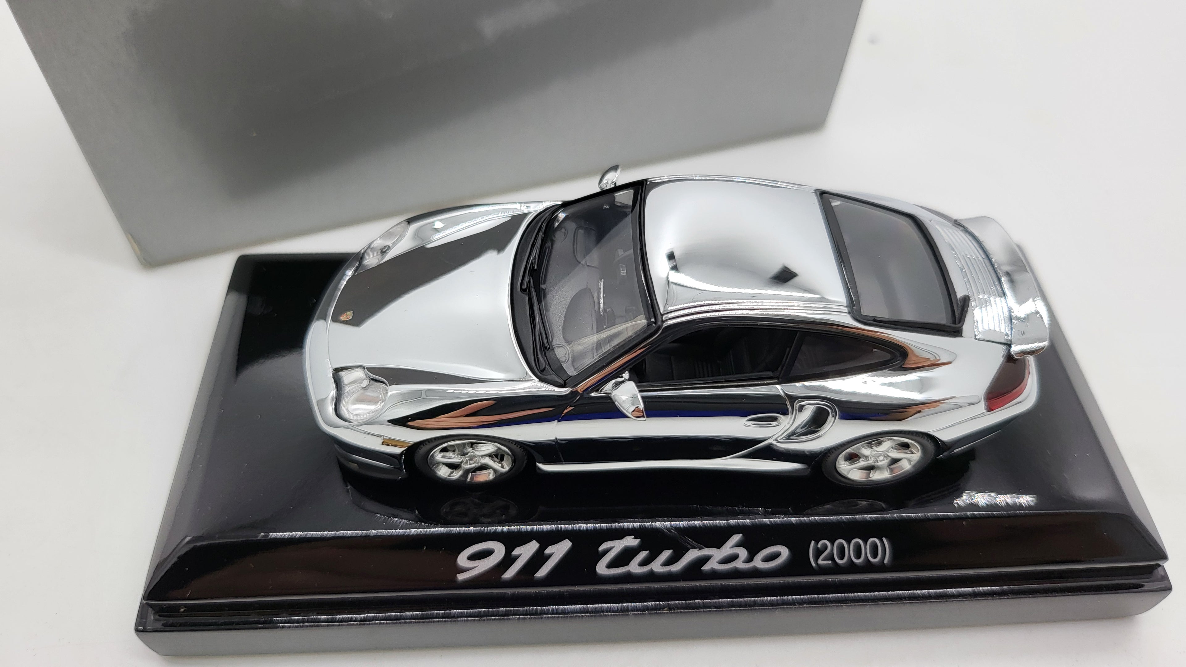 Minichamps Porsche 911 Turbo - 2000 - Chrome - 1:43 - Limited Edition