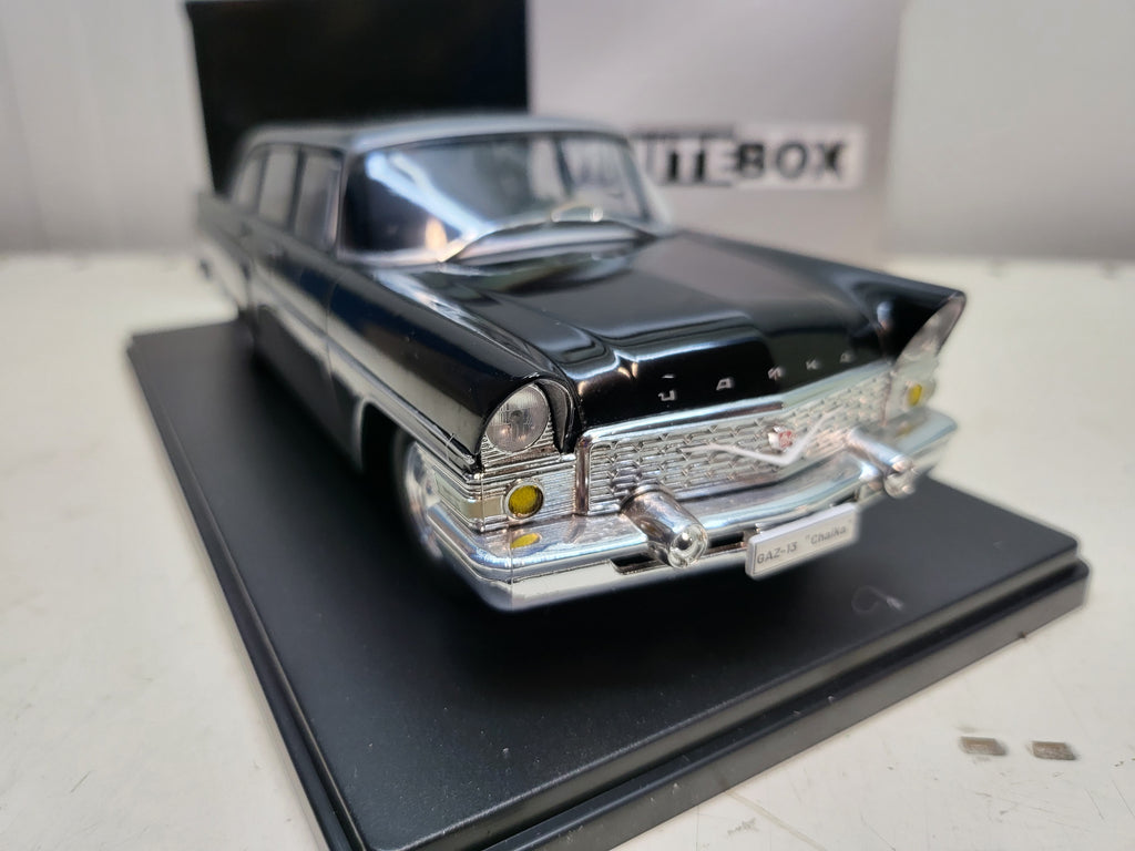 WhiteBox - GAZ 13 Chaika - Zwart - 1:24