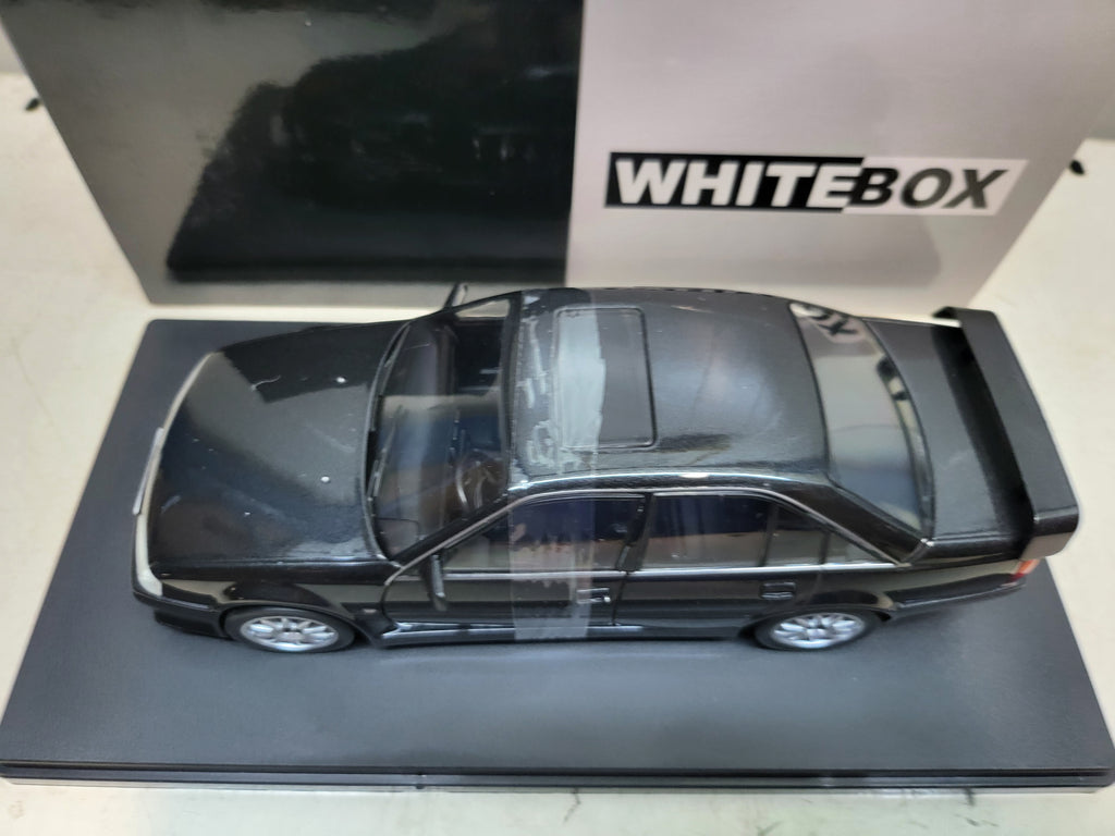 WhiteBox - Opel Omega Evolution 500 - Zwart - 1:24