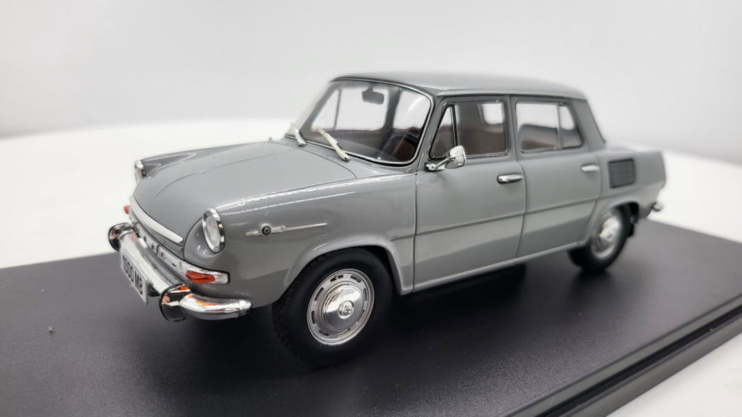 Whitebox Skoda 1000 MB Grijs 1964 - Schaal 1:24