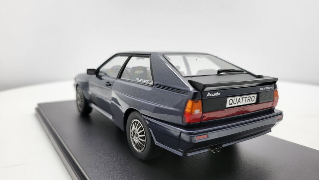 Audi Quattro Coupe B2 Blauw WhiteBox 1:24