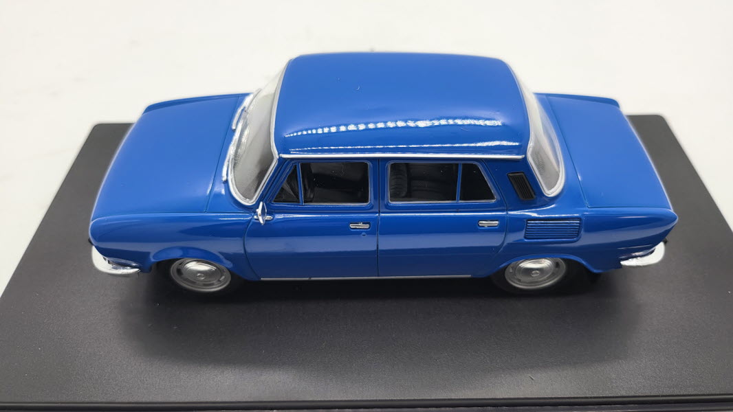 WhiteBox Škoda 100L Blauw 1969 - Schaal 1:24
