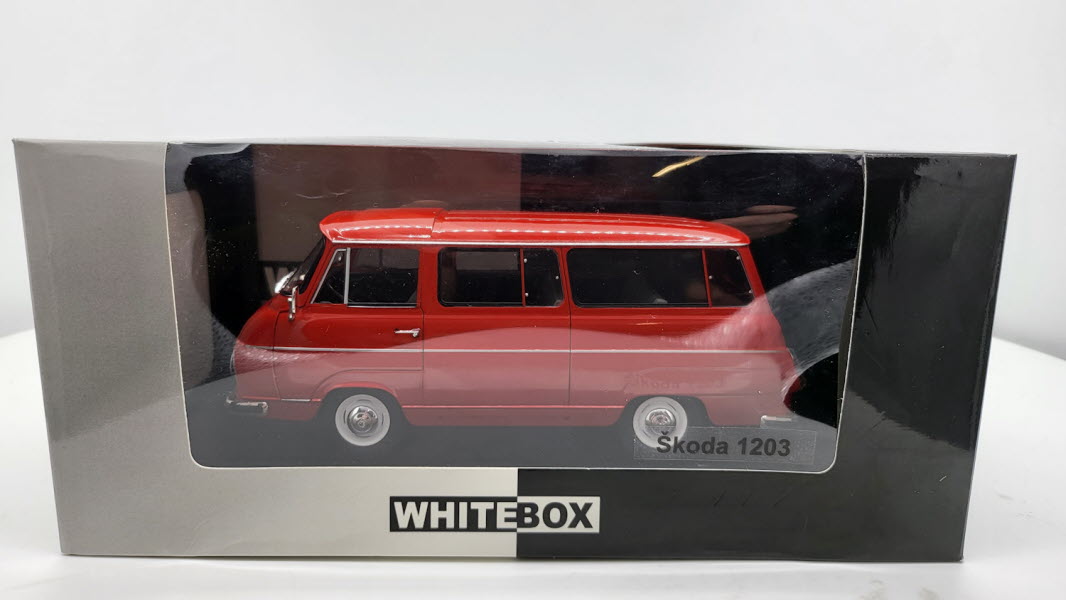 Whitebox Skoda 1203 Bus Rood 1968 - Schaal 1:24