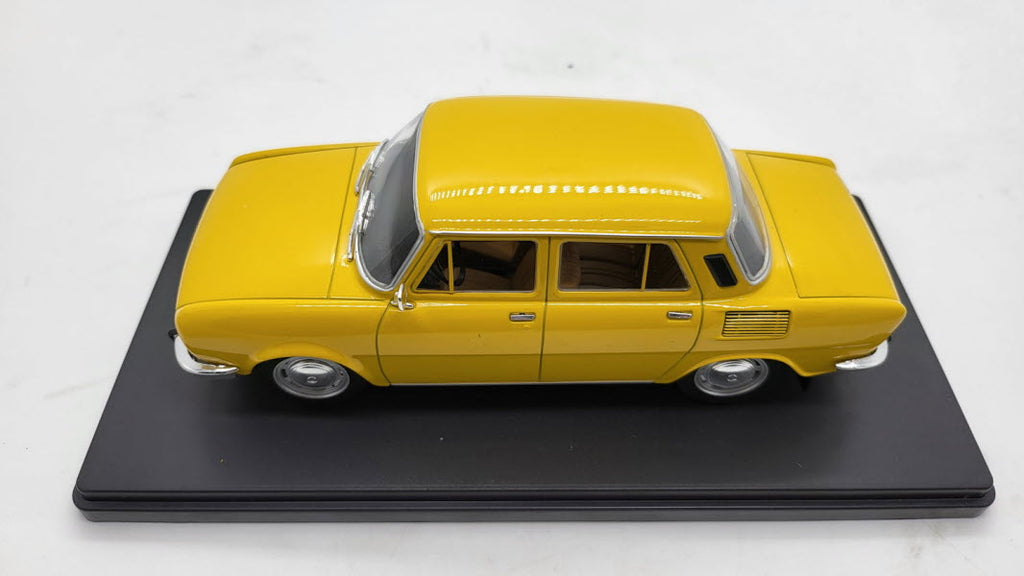 Whitebox Skoda 100L Geel 1969 - Schaal 1:24