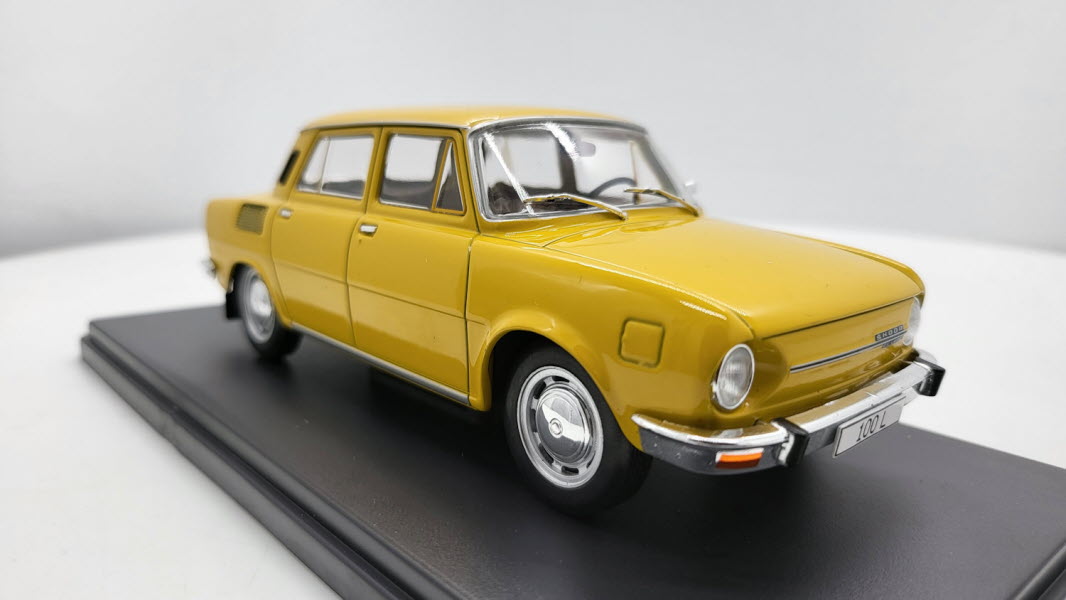 Whitebox Skoda 100L Geel 1969 - Schaal 1:24