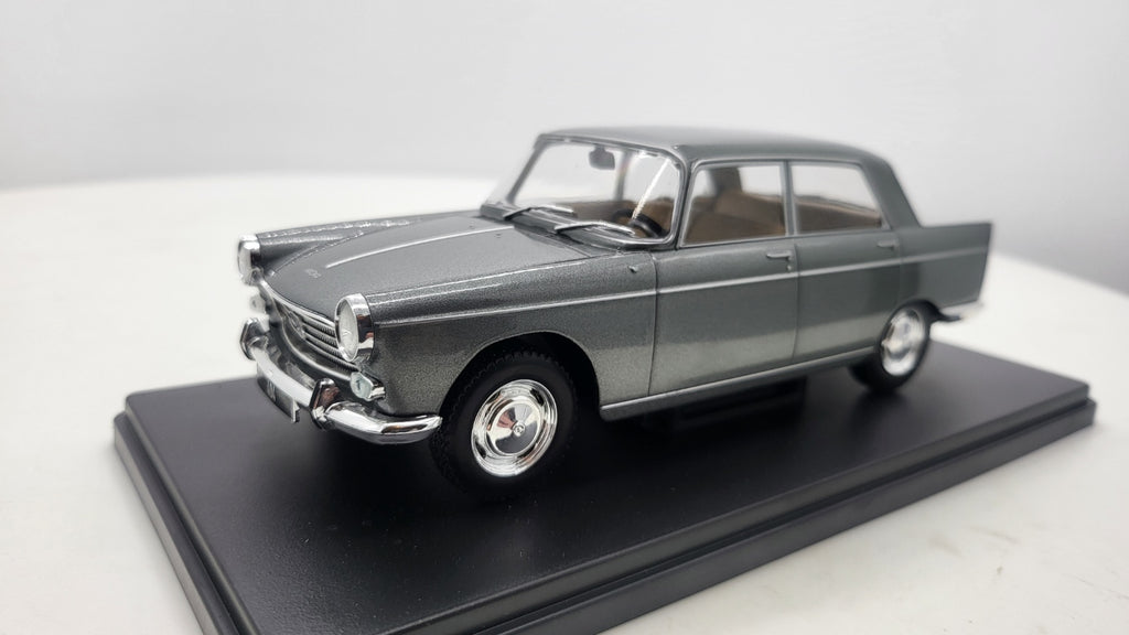 Whitebox Peugeot 404 Grijs 1960 - Schaal 1:24