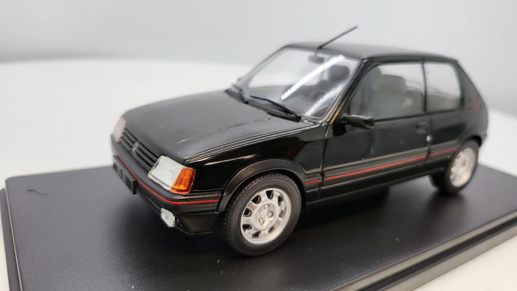 Whitebox Peugeot 205 1.9 GTI Zwart 1988 - Schaal 1:24