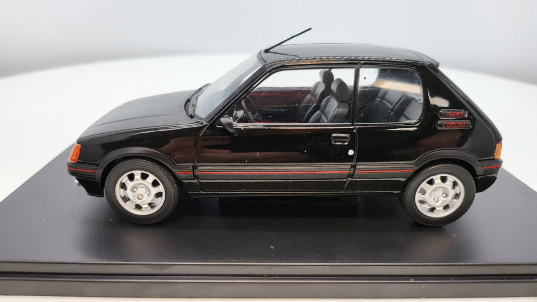 Whitebox Peugeot 205 1.9 GTI Zwart 1988 - Schaal 1:24