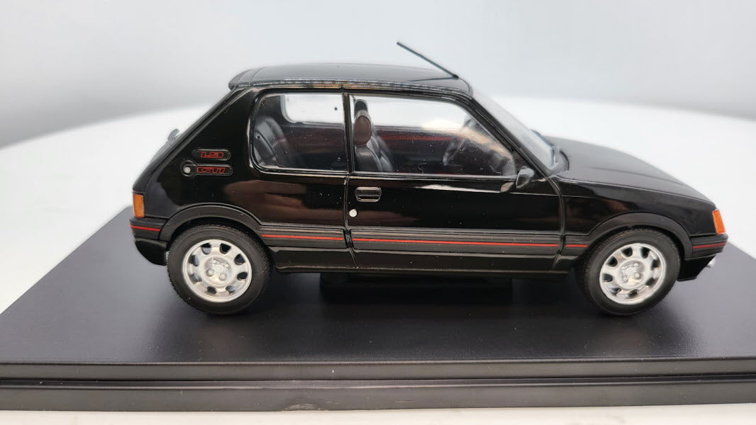 Whitebox Peugeot 205 1.9 GTI Zwart 1988 - Schaal 1:24