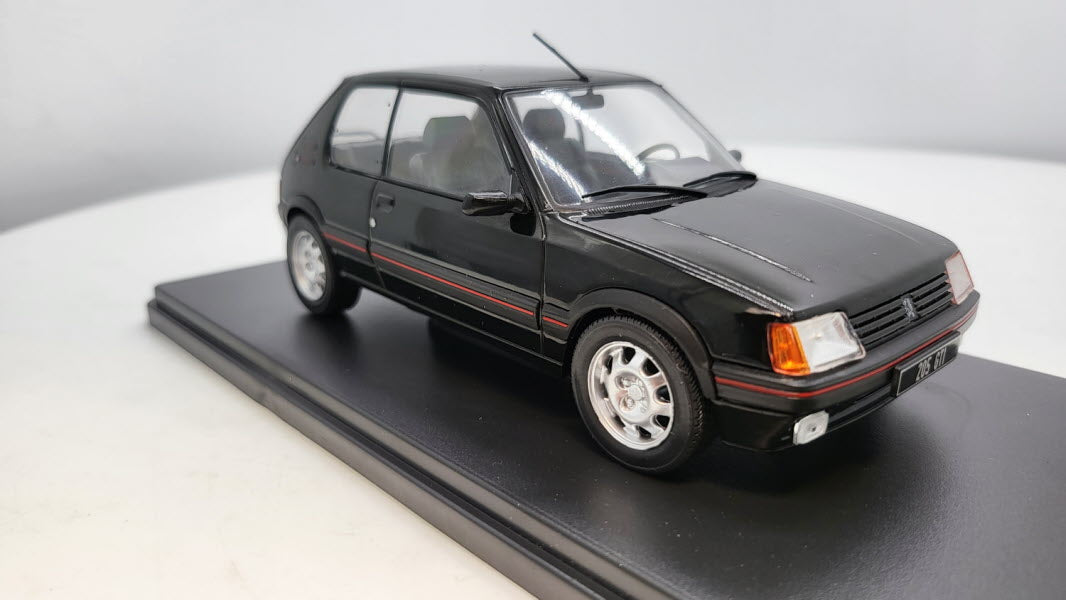 Whitebox Peugeot 205 1.9 GTI Zwart 1988 - Schaal 1:24