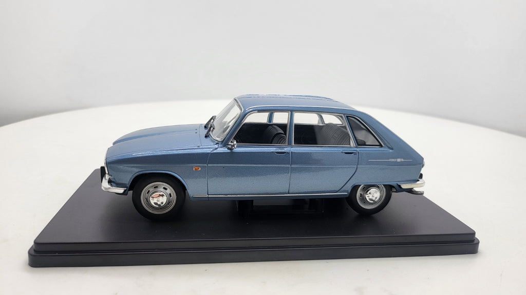 Whitebox Renault 16 Lichtblauw 1965 - Schaal 1:24
