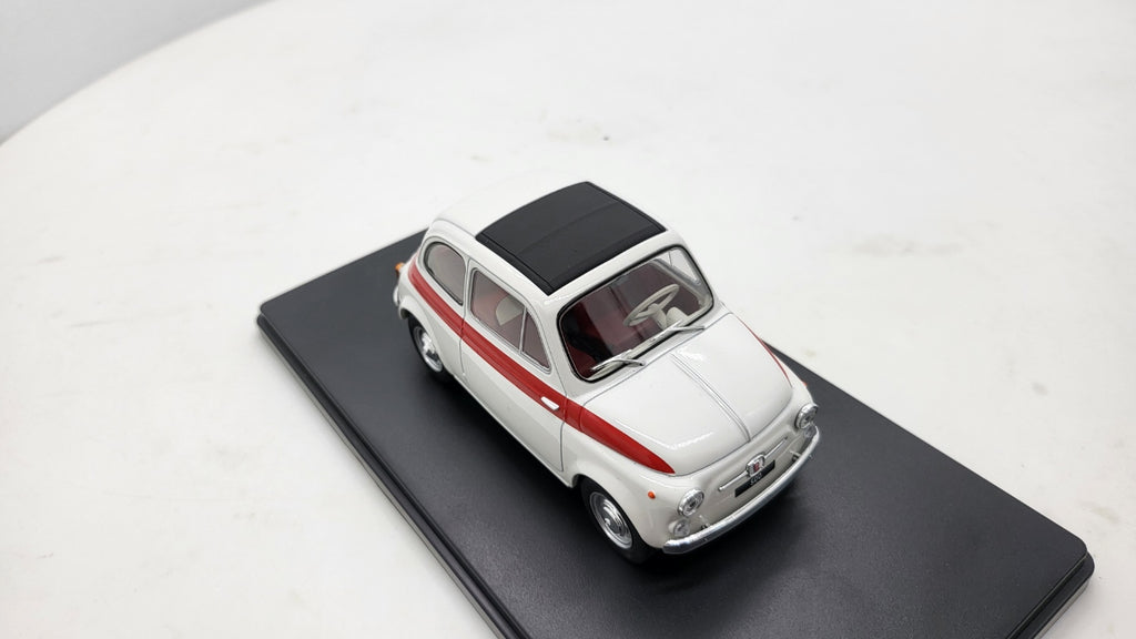 Whitebox Fiat 500 Wit/Rood 1960 - Schaal 1:24