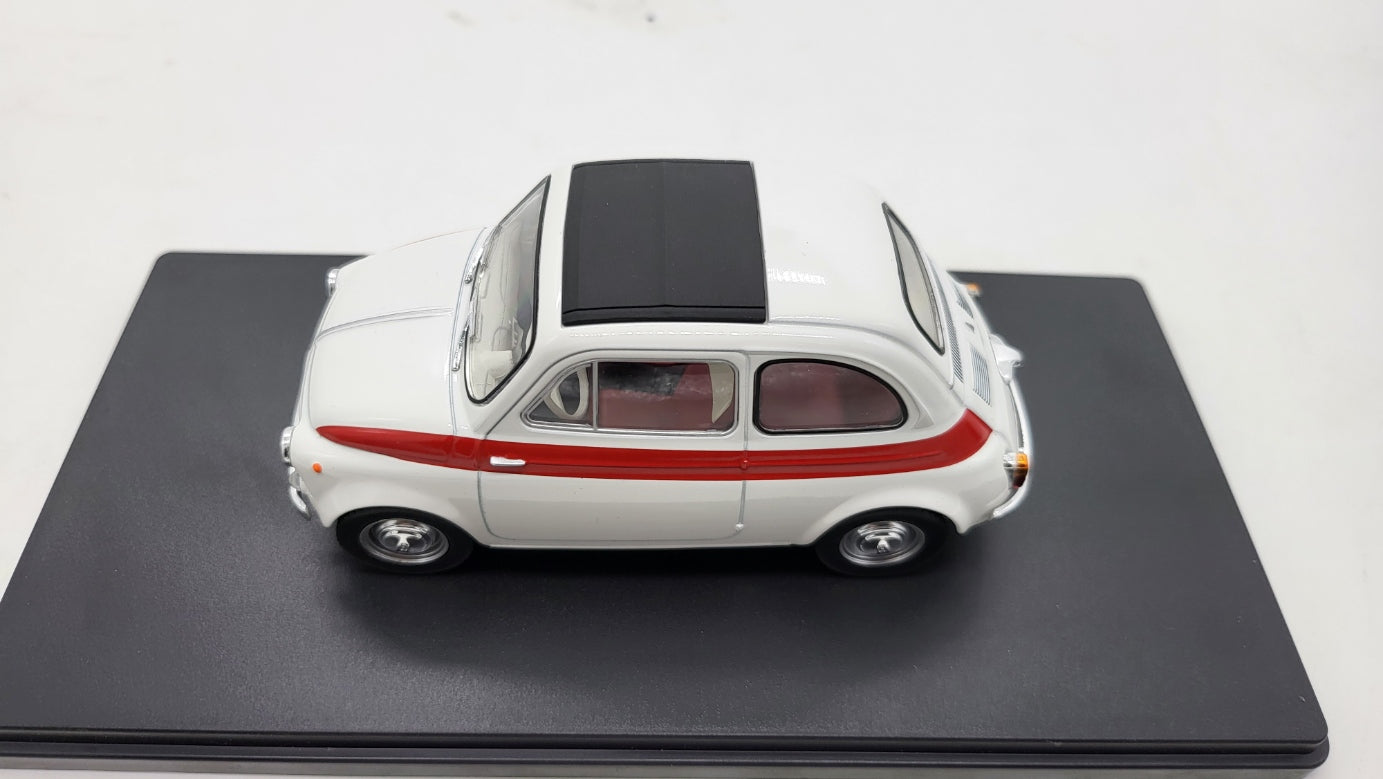 Whitebox Fiat 500 Wit/Rood 1960 - Schaal 1:24