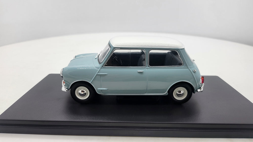 WhiteBox Austin Mini Cooper S Lichtblauw met Wit Dak - Schaal 1:24