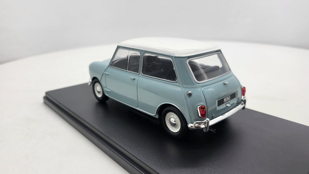 WhiteBox Austin Mini Cooper S Lichtblauw met Wit Dak - Schaal 1:24