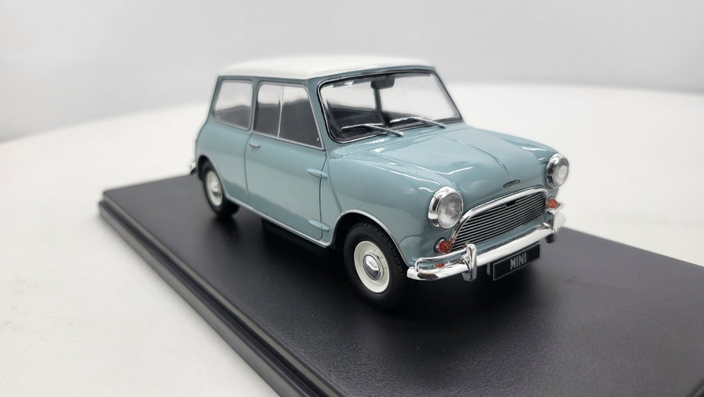 WhiteBox Austin Mini Cooper S Lichtblauw met Wit Dak - Schaal 1:24